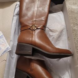 Tommy Hilfiger Boots Women's Size 9 $30 OBO Bremerton Silverdale 
