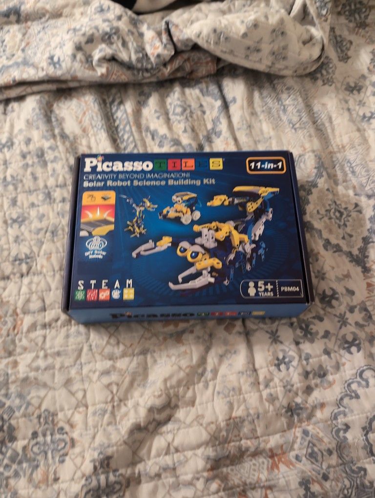 Picasso Tiles Transformable Toy