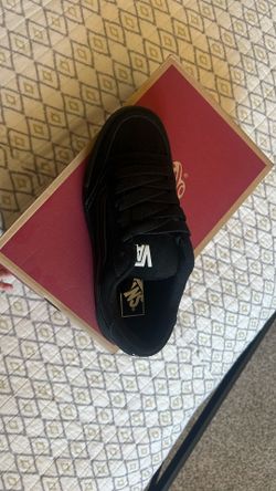Black Van Men 6 /Women 7.5