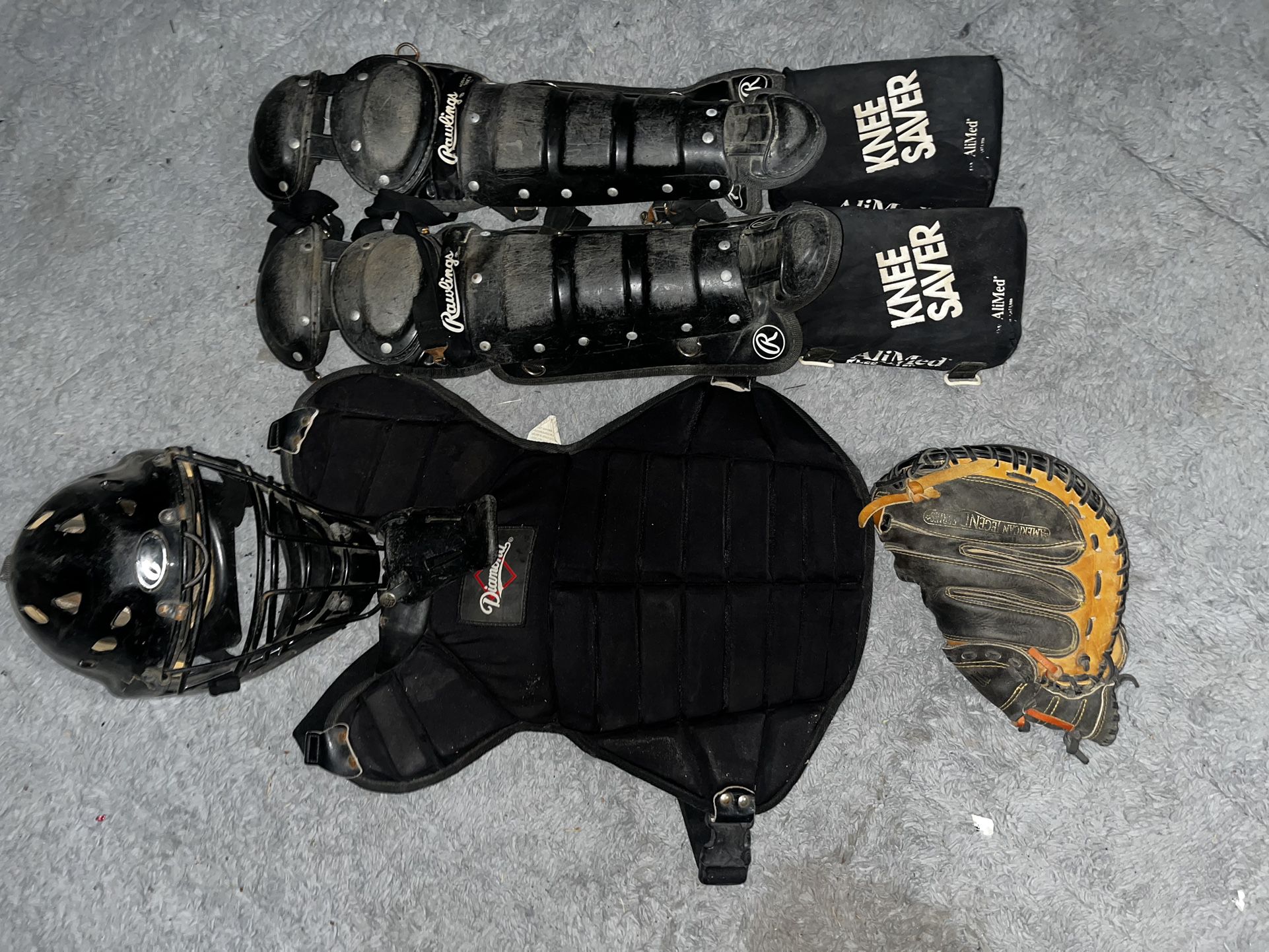 Diamond Catchers chest plate and Rawling leg covers with helmet and glove