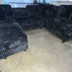 New Black Morden L- Shape Corduroy Sectional + Ottoman ⭐️ Finance With $0 Down & Same Day Delivery! 🛋️