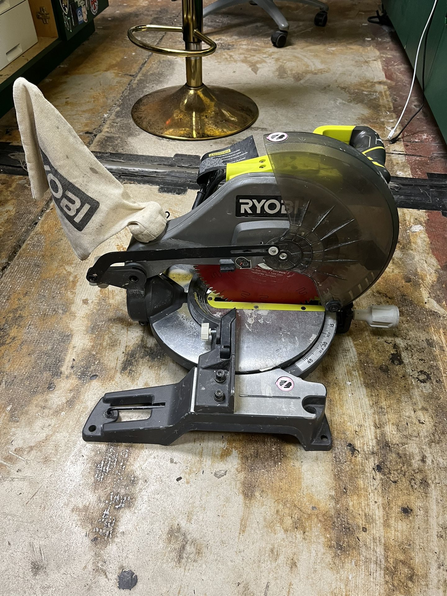 Ryobi 10 Inch Compound Miter Saw