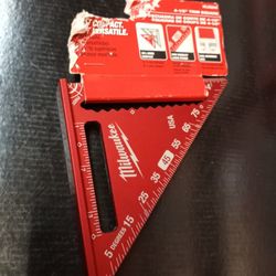MILWAUKEE 4 - 1/2" TRIM SQUARE