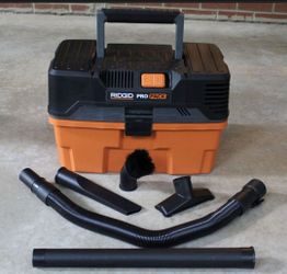 RIDGID 4.5 Gal 5.0 HP Wet/Dry Shop Vacuum in Great Condition