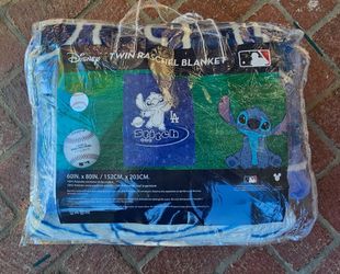 TWIN SIZE L.A STITCH BLANKET 