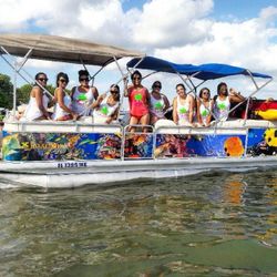 24’ pontoon boat Yamaha powered