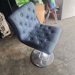 Alan Adjustable Stool