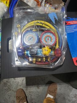 Refrigeration Manifold With Hoses