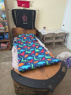 Bedroom set