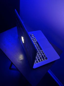 MacBook Pro 13 Inch (500 GB storage) *still in GREAT CONDITION*