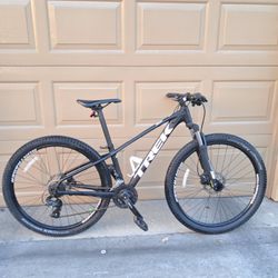 Trek Marlin 5 Gen 3 Mountain Bike – Size 5 – 27.5” Wheels