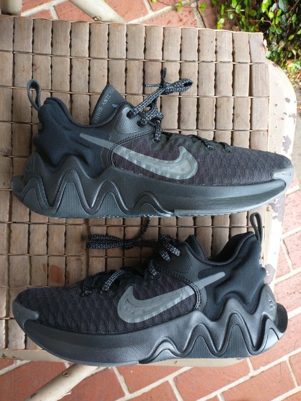 New Nike Giannis Immortality Black Men Size 8