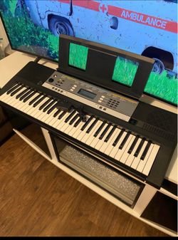 Yamaha YPT-240 Keyboard