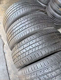 235/55/19 Continental Selling a set of 4 tires in excellent condition 🫡
