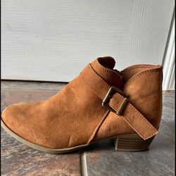 Girls Boots (size 3)