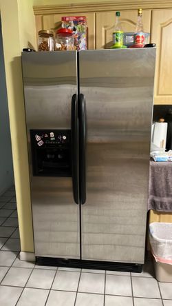Stainless Steel Side-by-Side Refrigerator – Works Great (Ice/Water Dispenser Not Working)