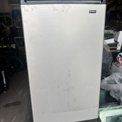 Mini fridge Kenmore