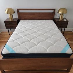 LIKE NEW - Queen - Dreamcloud premier hybrid memory foam mattress only