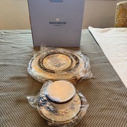 Wedgwood Cornucopia China Set