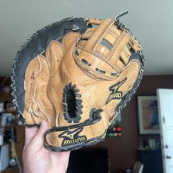 Mizuno GXS-100 32.5” Girls Broken In Softball Catchers Mitt Right Hand Throw Righty Righthanded 