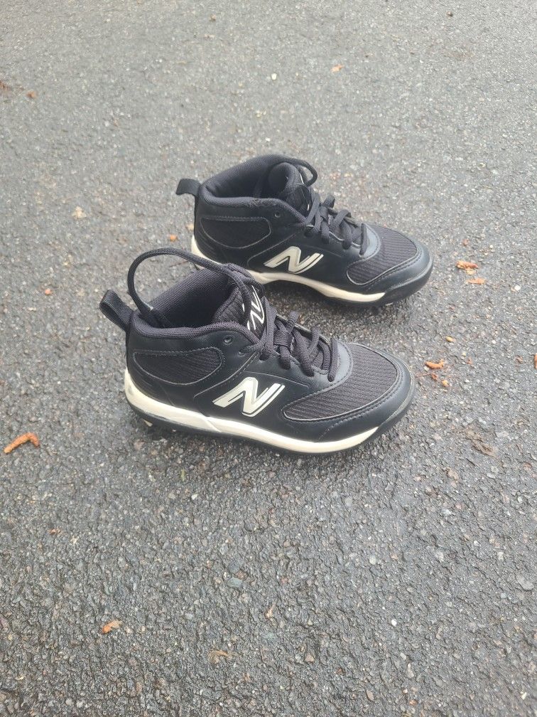 New Blance Baseball Cleats