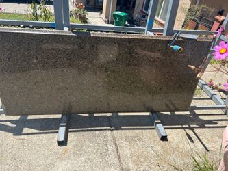 Se vende piedra para una isla de cocina solo para instalar  si alguien tiene interés