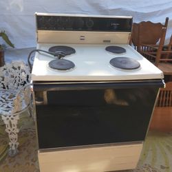 Estufa Electrica, Magic Chef, Beige, Working. $50