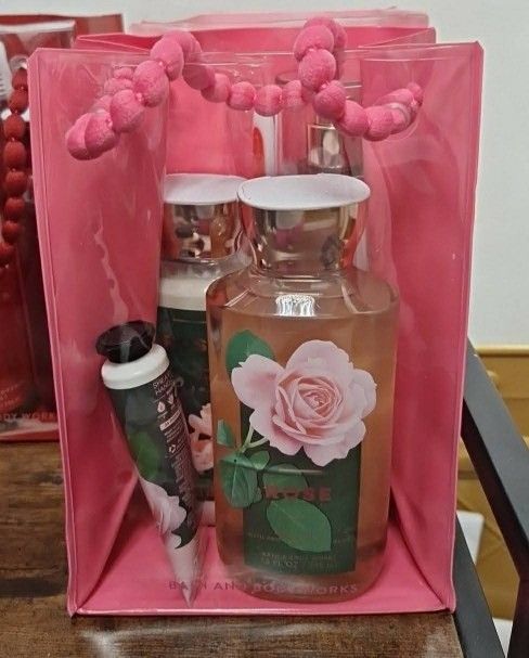 Bath And Body Works Gift Bags Set Full Plus Extra Body Care
