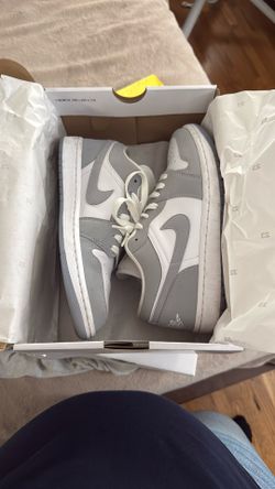 WMNS Air Jordan 1