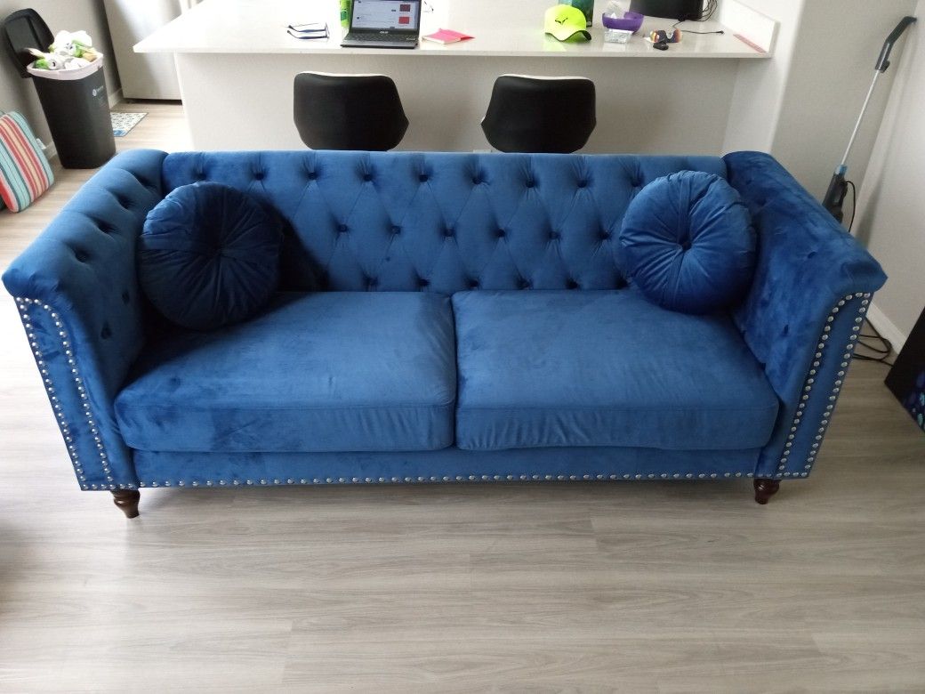 Brand New Blue Velvet Couch for Sale in Surprise, AZ OfferUp