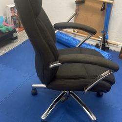 Fayston Office/Accent Chair - Clean & Comfortable