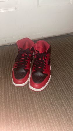 HUGE PRICE DROP Nike air Jordan 1 mid reverse black and red hightop us 9 uk 8 sneakers
