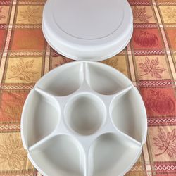 Tupperware Vintage Divided Party Veggie Snack Dip Tray w/ Lid Beige Made In USA