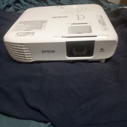 EPSON PROJECTOR 