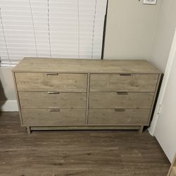 Birch/Light Wood Dresser