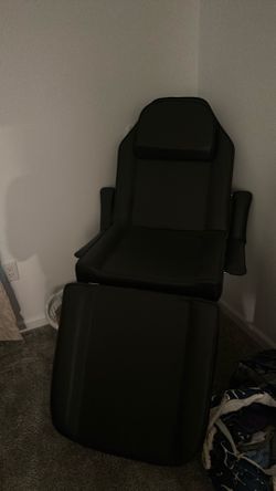 Brand new Massage table