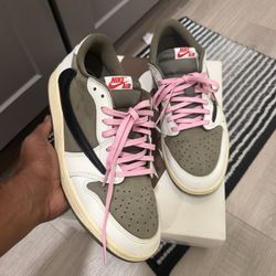 Travis Scott Jordan 1 Low 