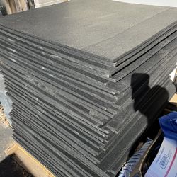 Rubber gym flooring 39”x39” 5/8in thick new