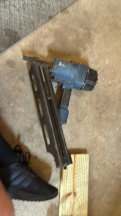 Central pneumatic contractor series nail gun