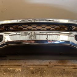Front bumper 2019-2023 ram 1500. ( not brackets) se habla español. 