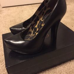 Carlos Santana heels size 7