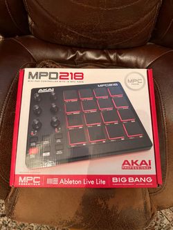 Akai MPD 218