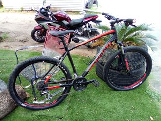 Giant Talon 3  29inch Mountain  Bike