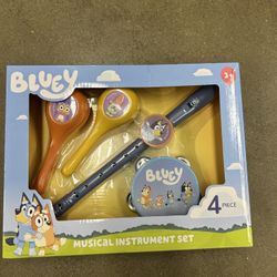 NWT Bluey Musical Instrument Set 