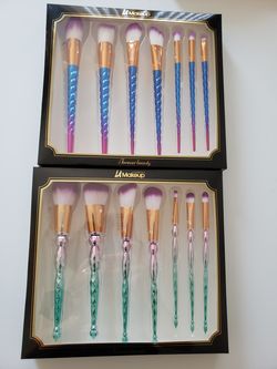 LA Makeup brushes. Wholesale options available