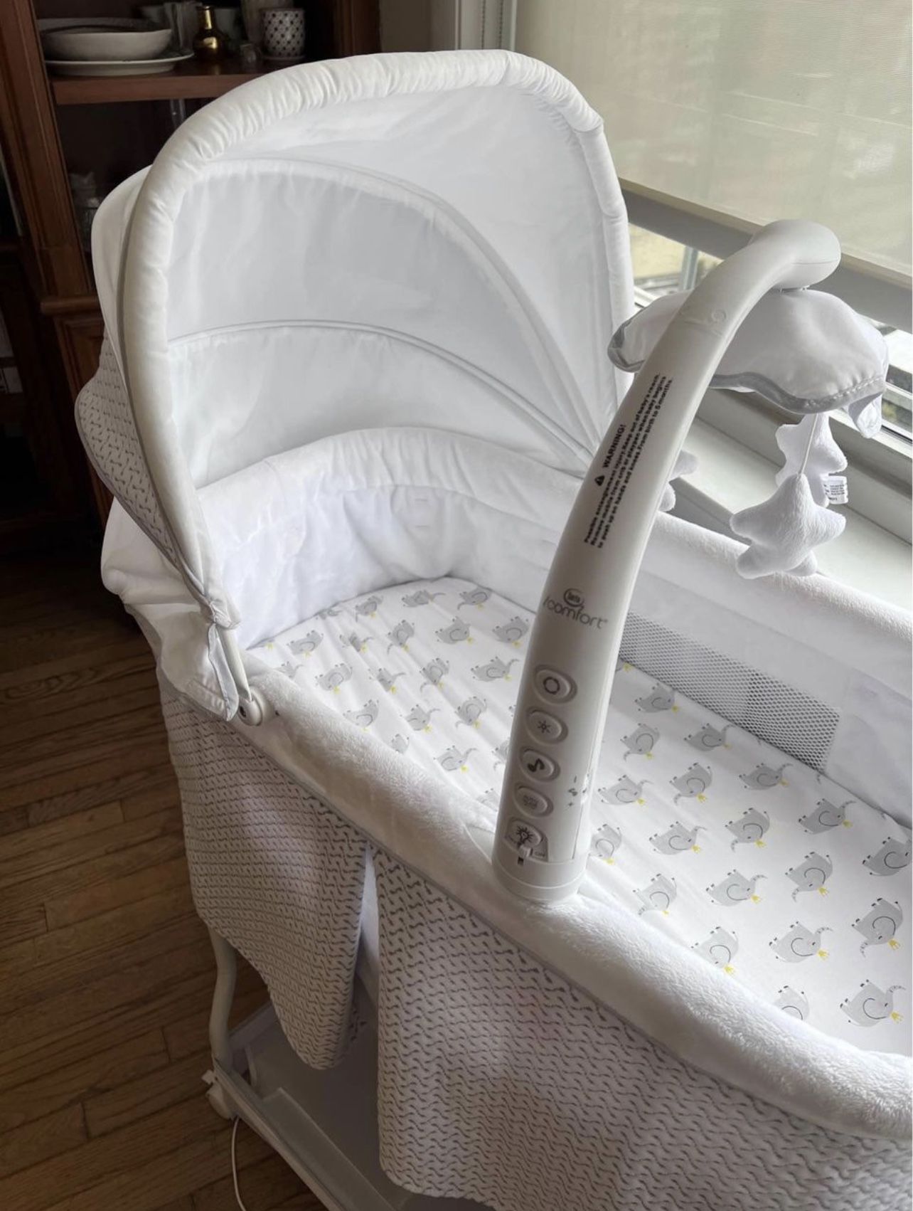 Bassinet - Serta iComfort Auto-Glide