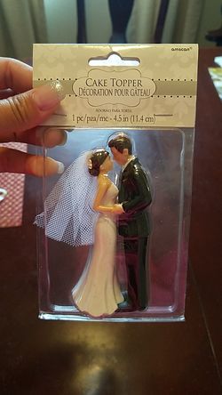 Bride and groom cake topper