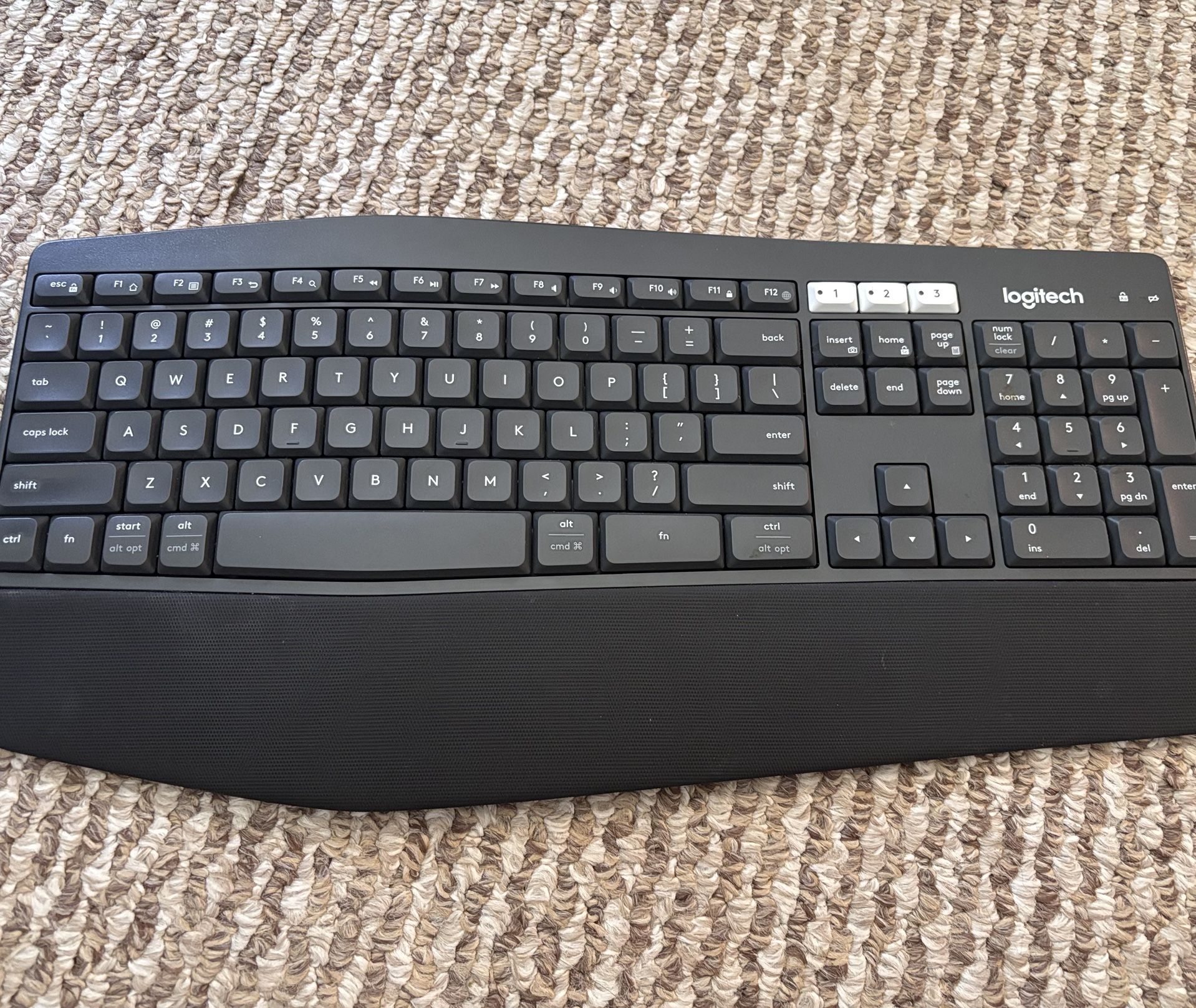 Logitech M850 Bluetooth / USB Wireless Keyboard