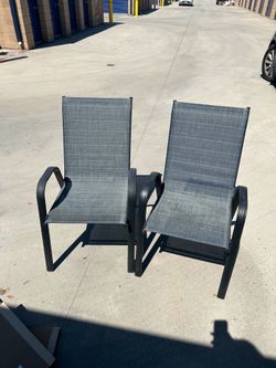 Set of 2 outdoor chairs
