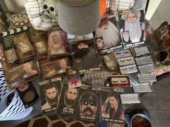 Halloween makeup lashes wigs